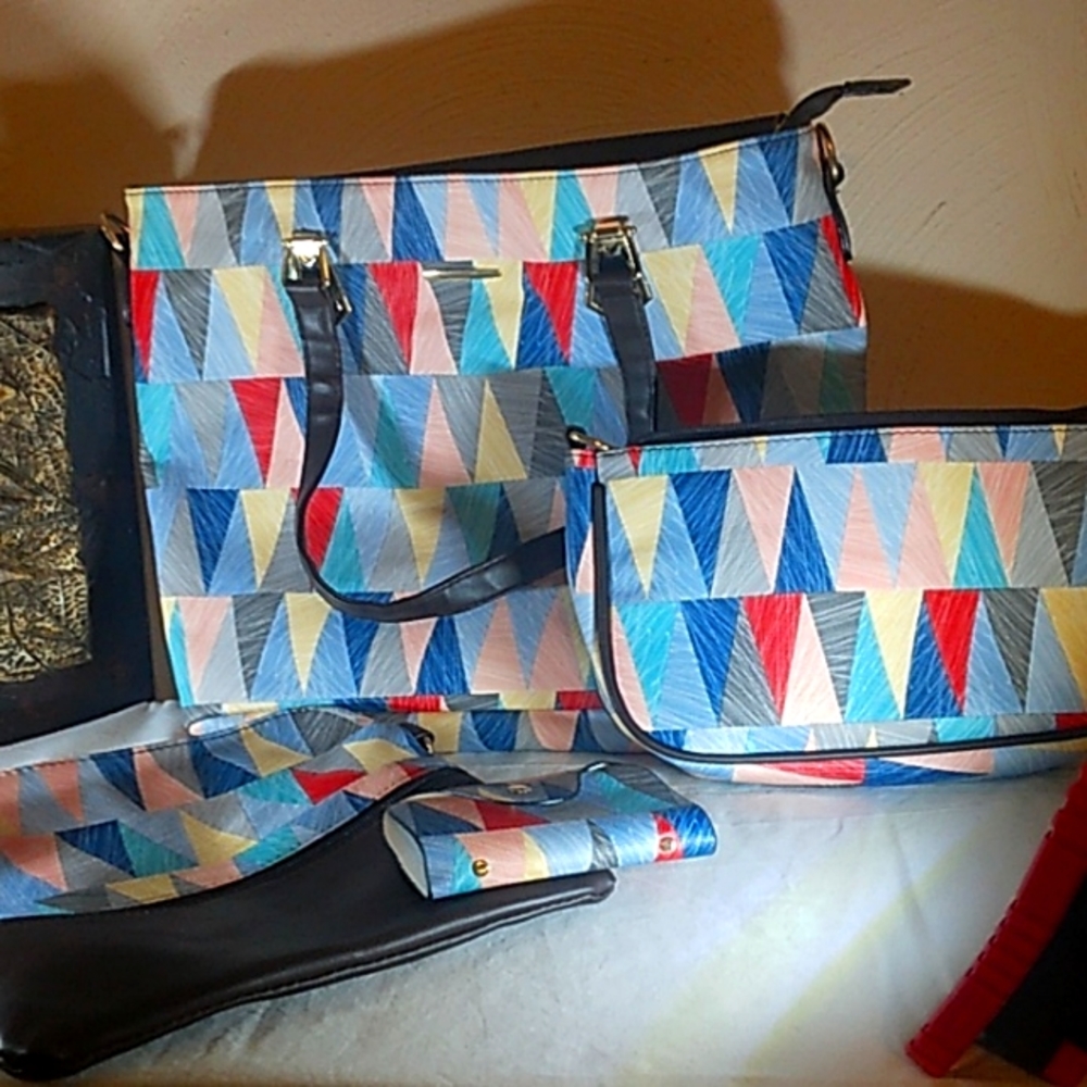 Multicolor - image 1